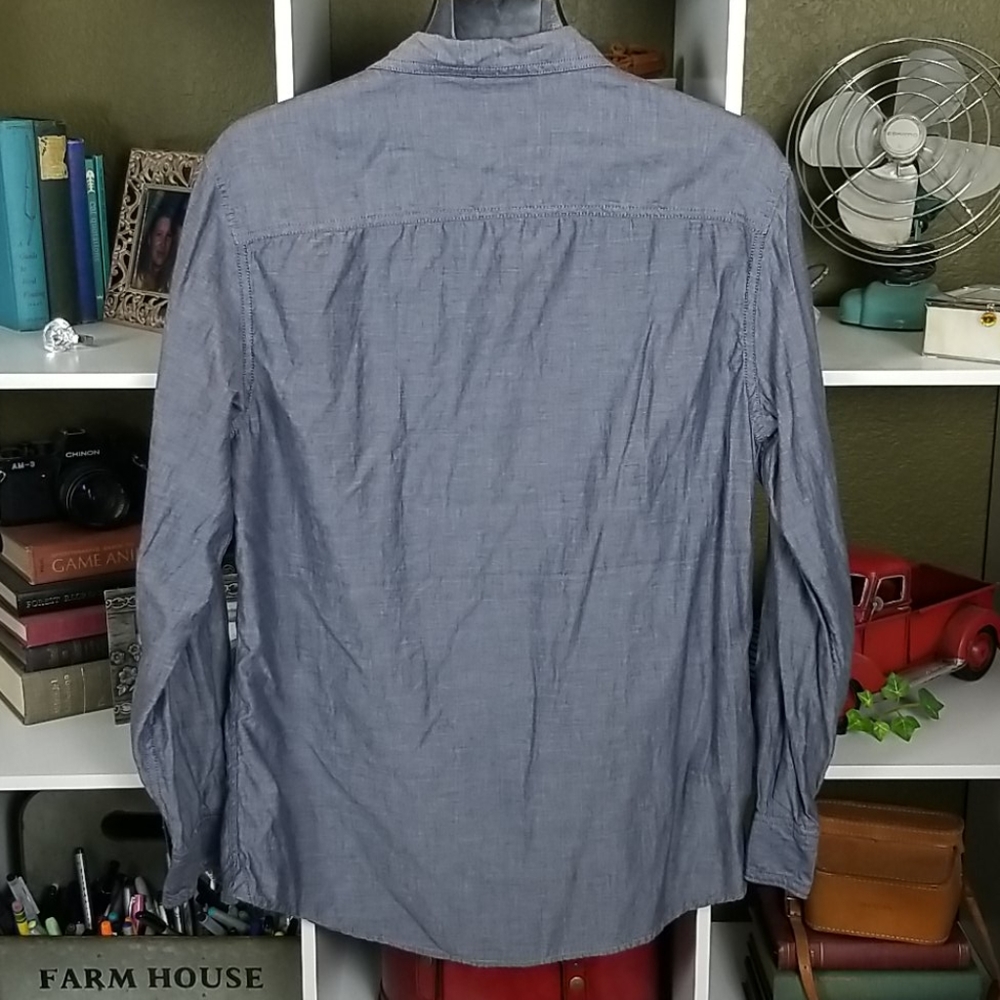 Axist Button Down - Picture 3 of 4